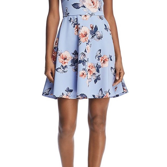 Sift Blue Floral Peplum Dress with dainty shoulder cutouts. Size large - Picture 9 of 9